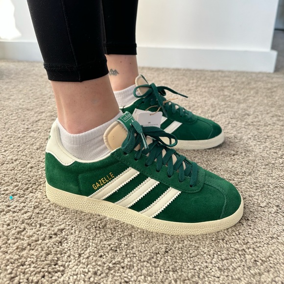 adidas Shoes - Green Adidas Gazelles, mens US size 4 (women’s 6)